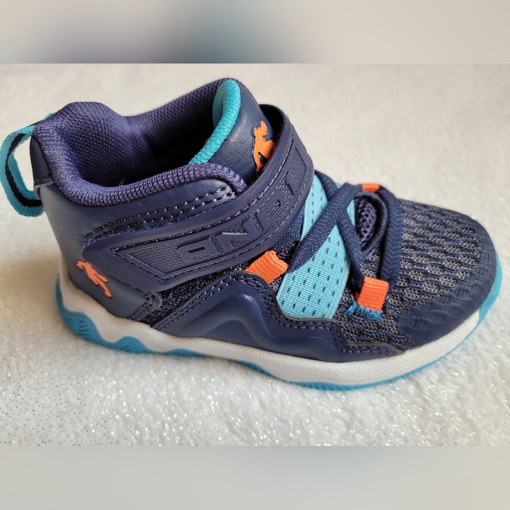 Boys Shoes Size 8 - Picture 3 of 4
